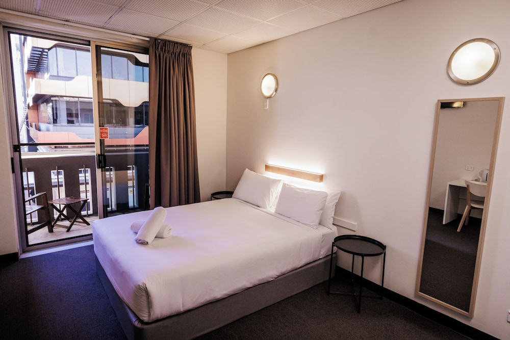 YHA Adelaide Central