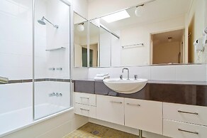 Chateau Royale Beach Resort Maroochydore