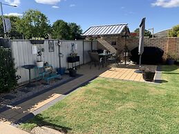 Cowra Crest Motel