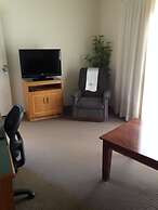 Francis Phillip Motor Inn