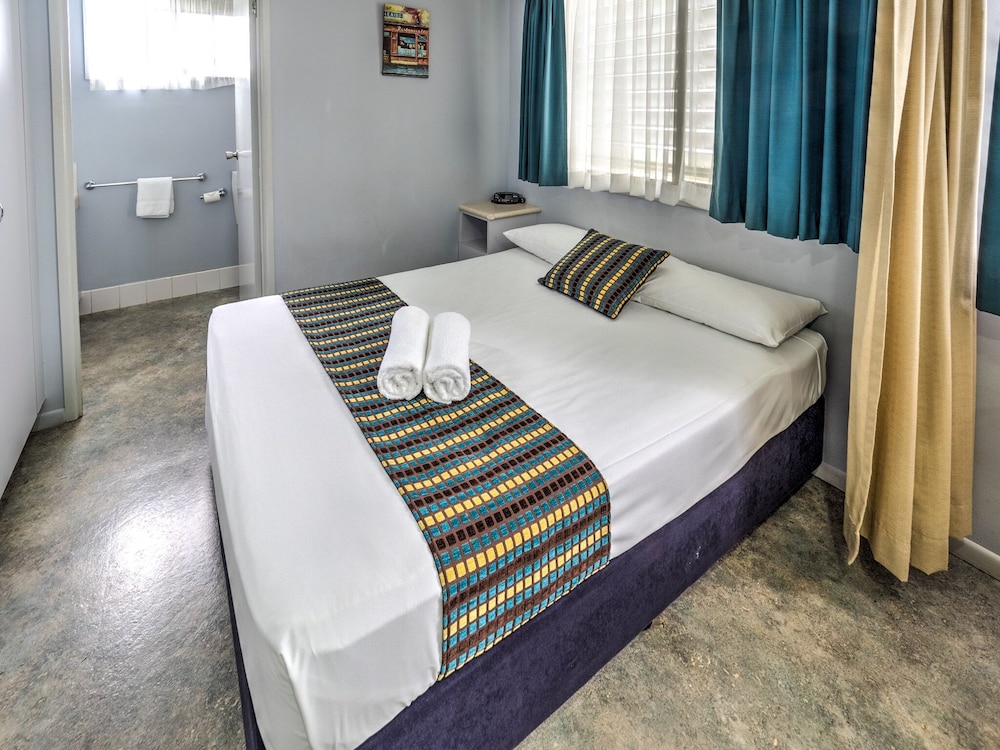 Alex Beach Cabins
