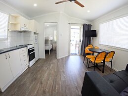 Alex Beach Cabins