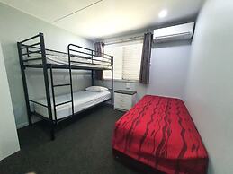 Alex Beach Cabins
