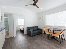 Alex Beach Cabins