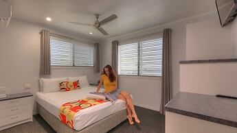 Alex Beach Cabins