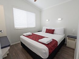 Alex Beach Cabins