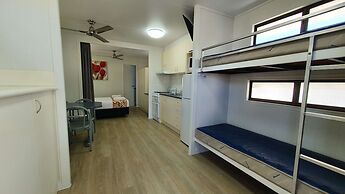 Alex Beach Cabins