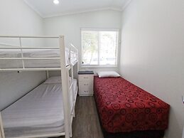 Alex Beach Cabins