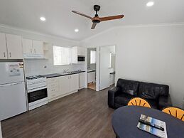 Alex Beach Cabins