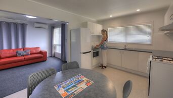 Alex Beach Cabins