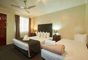 Country Plaza Motor Inn