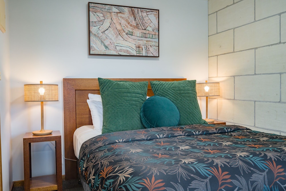 Loch Ard Motor Inn