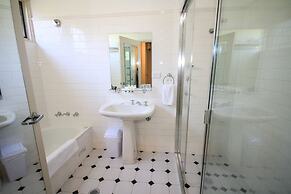 Briars Country Lodge