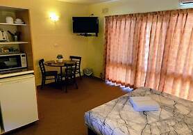 Mountain Creek Motel