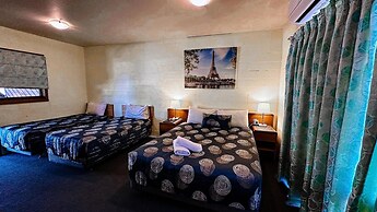 Mountain Creek Motel