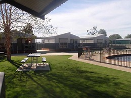 Ashleigh Court Motor Inn