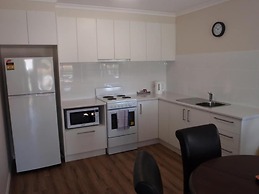 Ashleigh Court Motor Inn