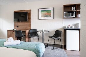 Browns Plains Hotel