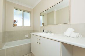 Bayview Beach Holiday Apartments