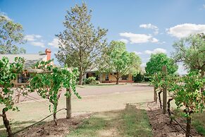 Tranquil Vale Vineyard & Cottages