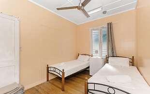 Civic Guest House - Hostel