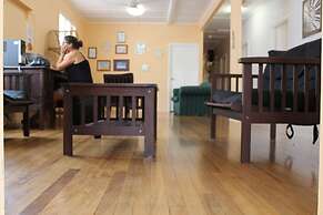 Civic Guest House - Hostel