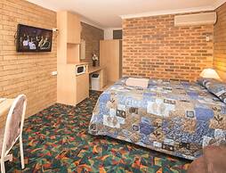 Settlers Motor Inn