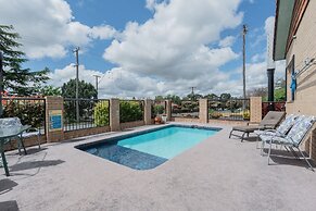 Settlers Motor Inn