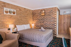 Settlers Motor Inn
