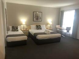Capricorn Motor Inn