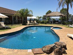 Capricorn Motor Inn