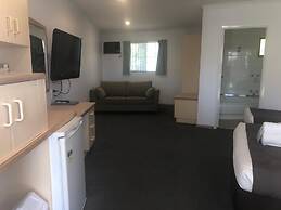 Capricorn Motor Inn