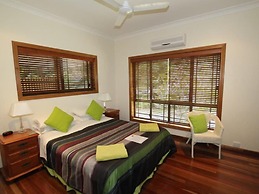 Hibiscus Lodge Bed & Breakfast