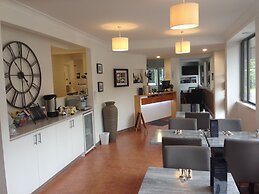 Fern Bay Motel