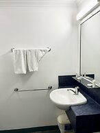 Banana Hotel Motel