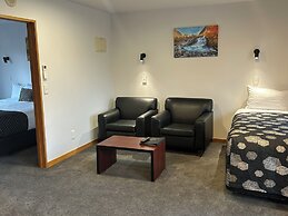 Shelby Motor Lodge