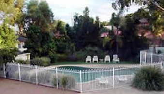 Lake Haven Motor Inn & Palms Restaurant