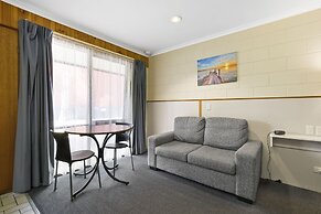Cunningham Shore Motel