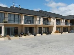 Avalon Manor Motel