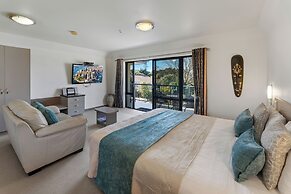 Avalon Manor Motel