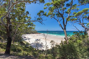 Bay and Bush, Jervis Bay
