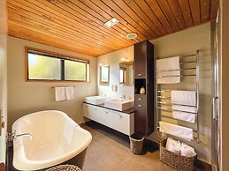 Glenorchy Lake House