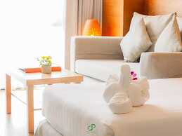 Crystal Jade Hotel