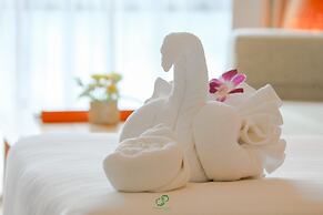 Crystal Jade Hotel