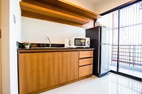 Crystal Jade Hotel