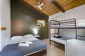 PKs Jungle Village - Hostel