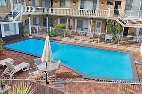 Clifford Park Holiday Motor Inn