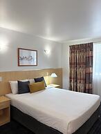 Mayfair Motel Emerald