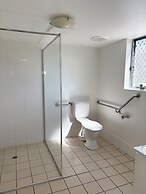 Mayfair Motel Emerald
