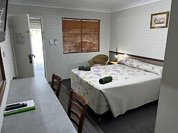 Barcaldine Country Motor Inn